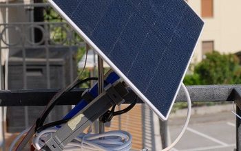 Build a solar panel Sun tracker using Arduino