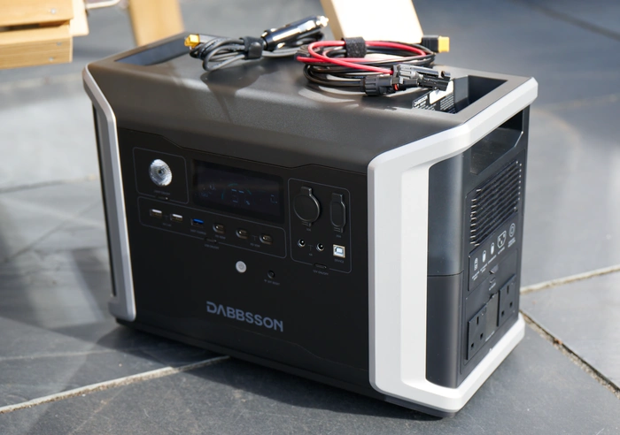 Dabbsson DBS2300 portable power station
